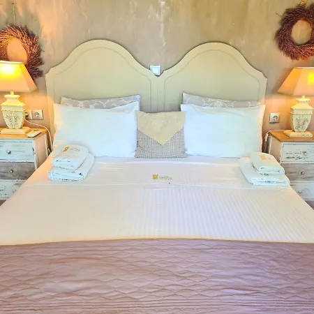 Villa Vravrona Tower & Suites-3